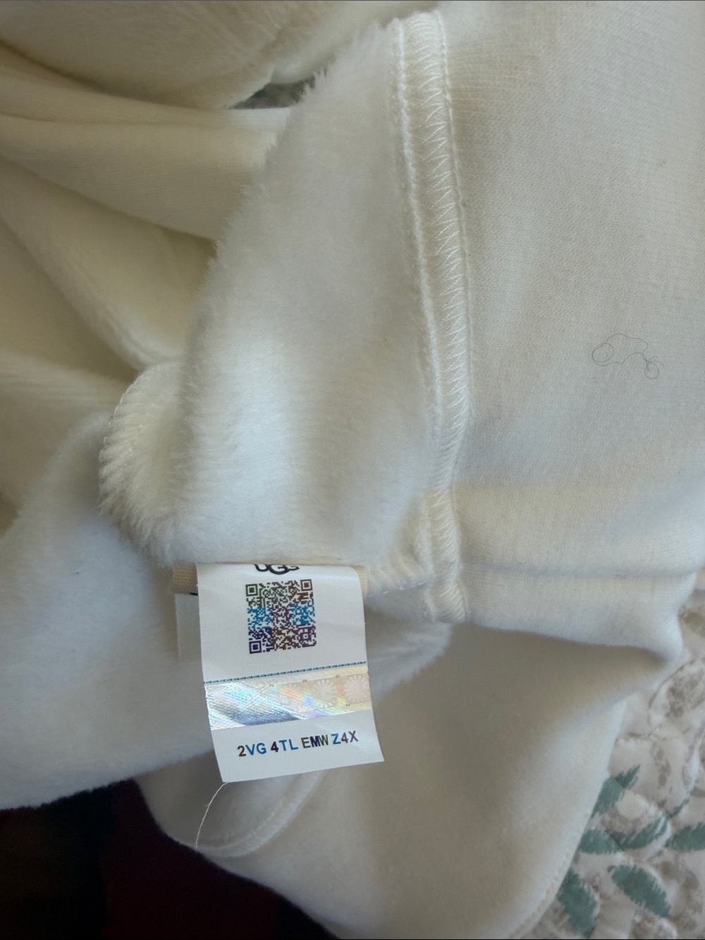 UGG Women's Cream Plush Shawl Collar Tie-Waist Robe - Picture 7 of 7